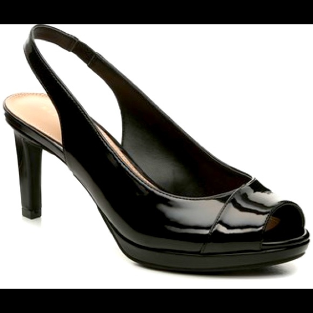 Kelly & Katie Black Nerani Peep Toe
Sandals